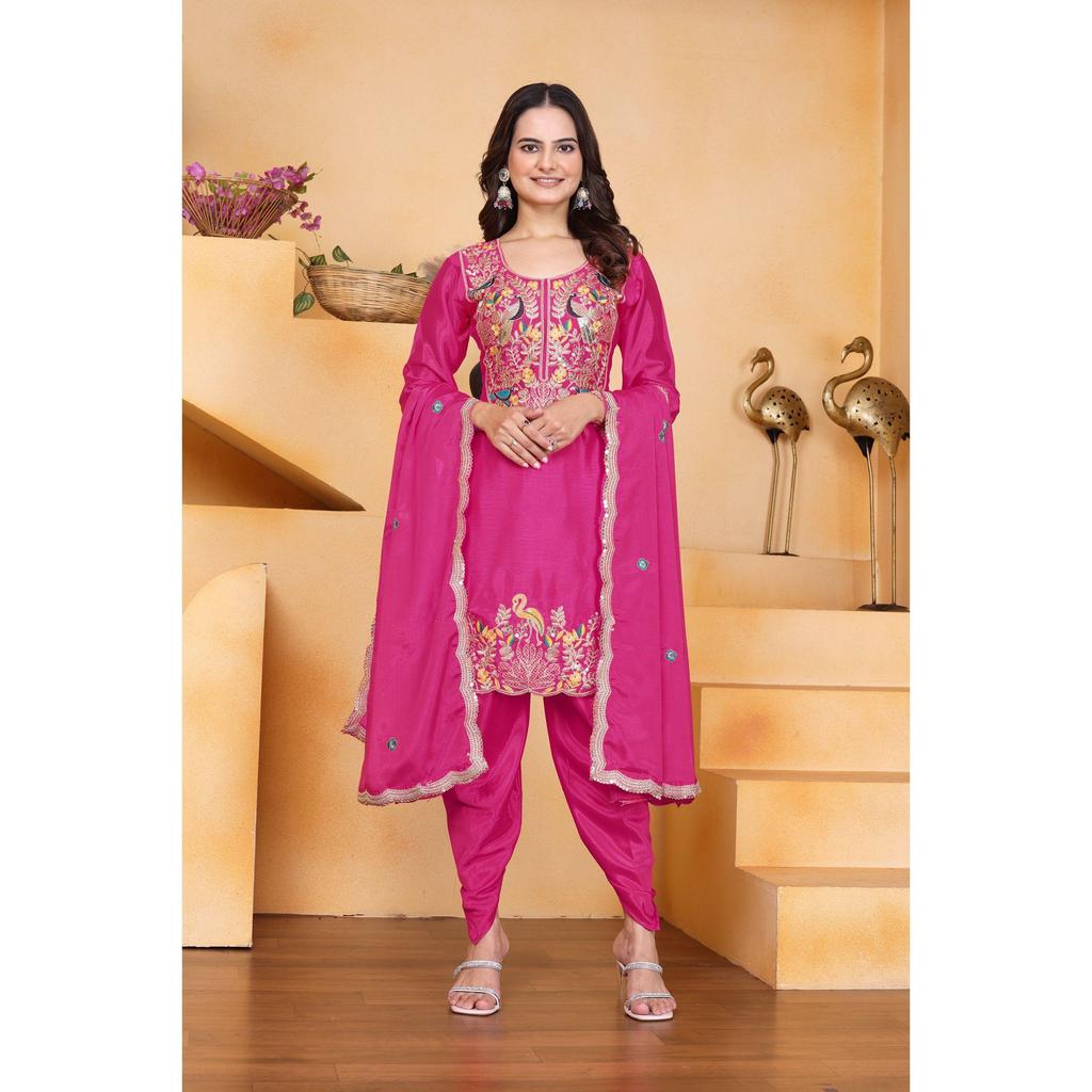 Представляем новый дизайнерский вышитый костюм дхоти с вышивкой в виде последовательности кодирования.