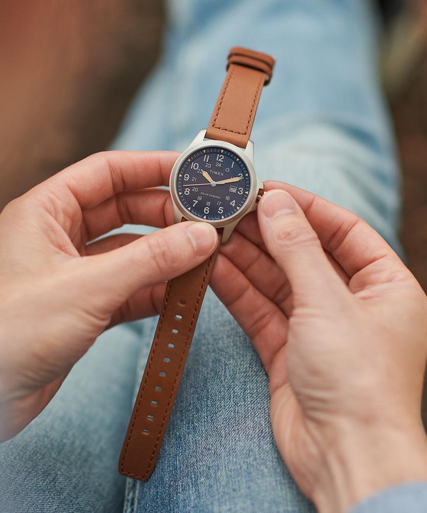 Taimaegseu Expedition Solar-Powered Field Watch 41Mm