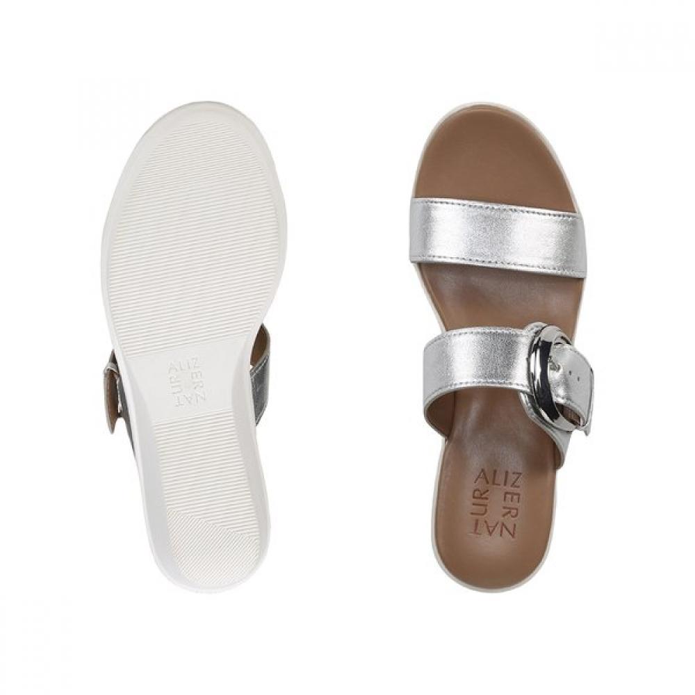 Naturalizer Women S Sandal   Silver W9d88764m71nt