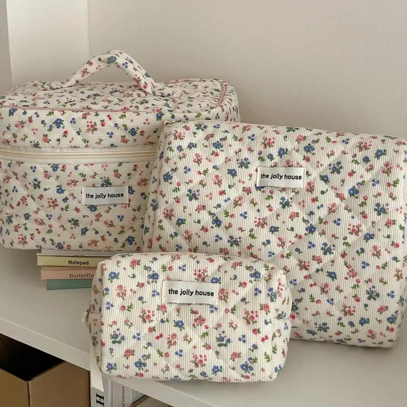 Storage Makeup Case Bags Women's Lovely Floral Stitching Corduroy Cosmetic Bag for Skin Care Ltems Lipsticks Accessories