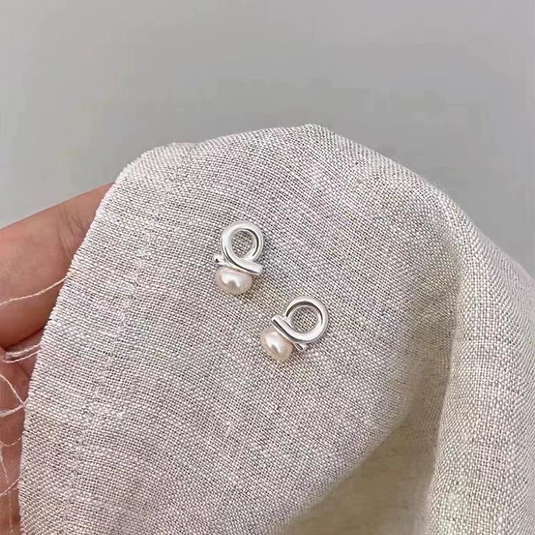 Серьги-пусеты с жемчугом Женские Французский Минималистичный Дизайн Нишевые Легкая Роскошь Темперамент Модные Универсальные Серьги