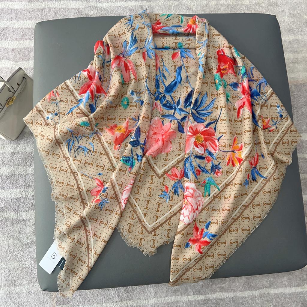 Mother's Day New Floral Decoration Shawl Temperament Gentle Large Size Sunscreen Beach Towel for Mother Gift