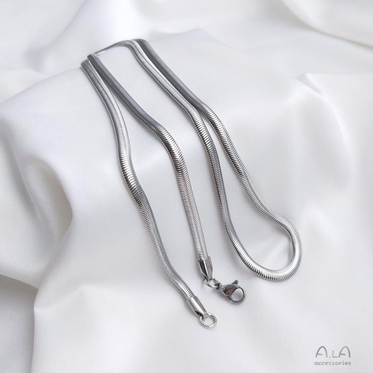 18K Gold-Plated Titanium Steel Snake Bone Necklace - Women's Minimalist Choker