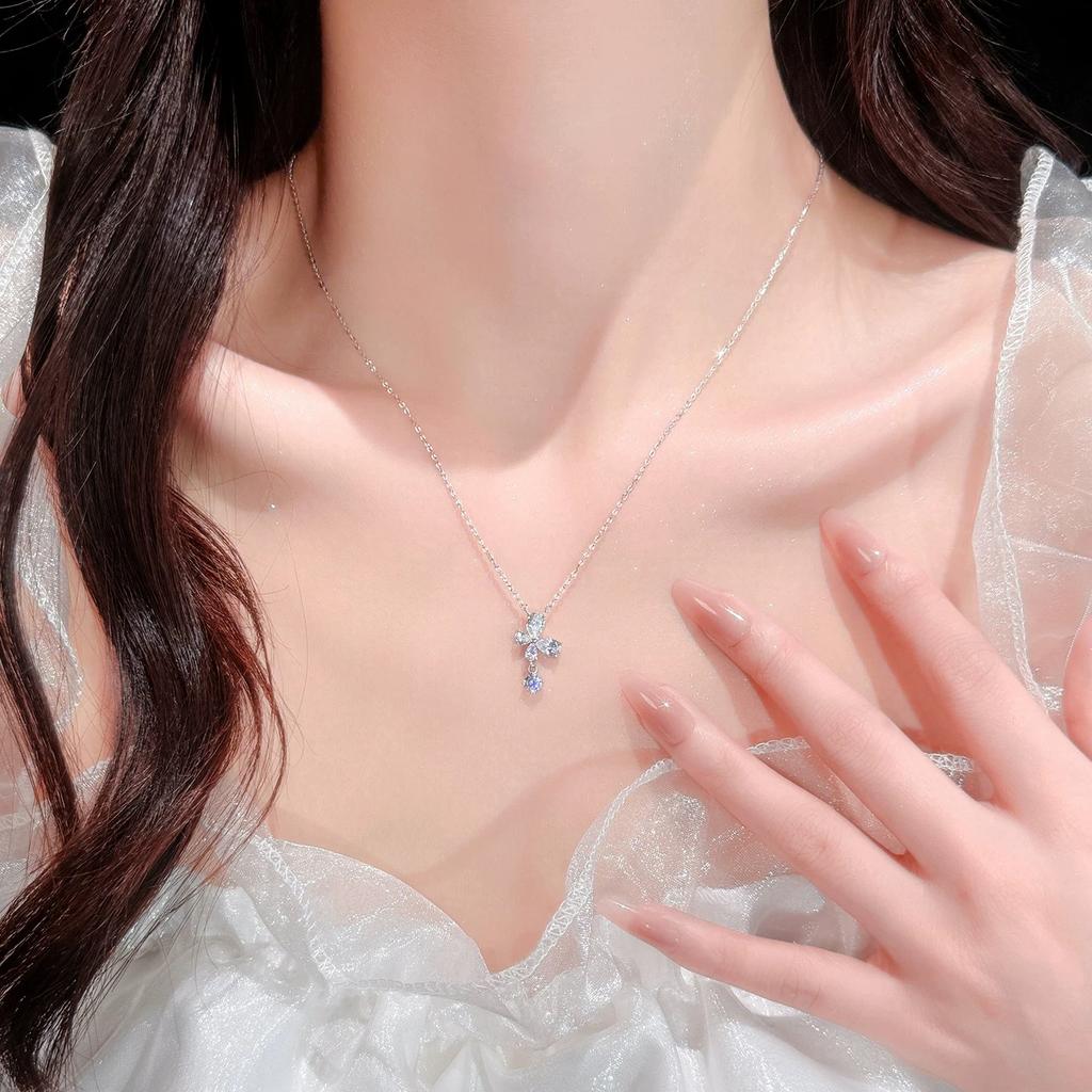 New Butterfly Necklace with Niche Design, Tassel Pendant, Simple Temperament, Collarbone Chain Accessory