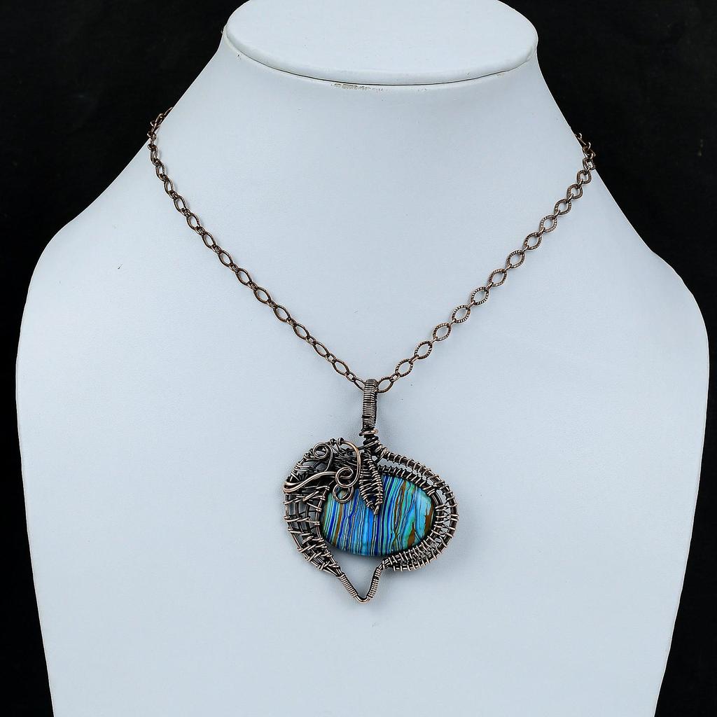 Кулон Радужная Кальцилика Кулон, обернутый медной проволокой Ручной работы Уникальный кулон Обернутый медной проволокой Ювелирные изделия Кулон из натурального драгоценного камня Подарок для нее