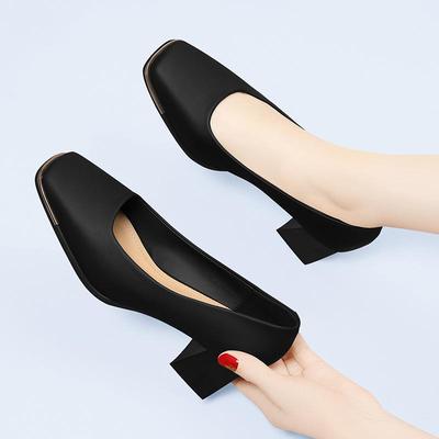 Женские туфли на высоком каблуке с квадратным носком и мягкой подошвой 2024 года — стильная профессиональная обувь для поездок на работу