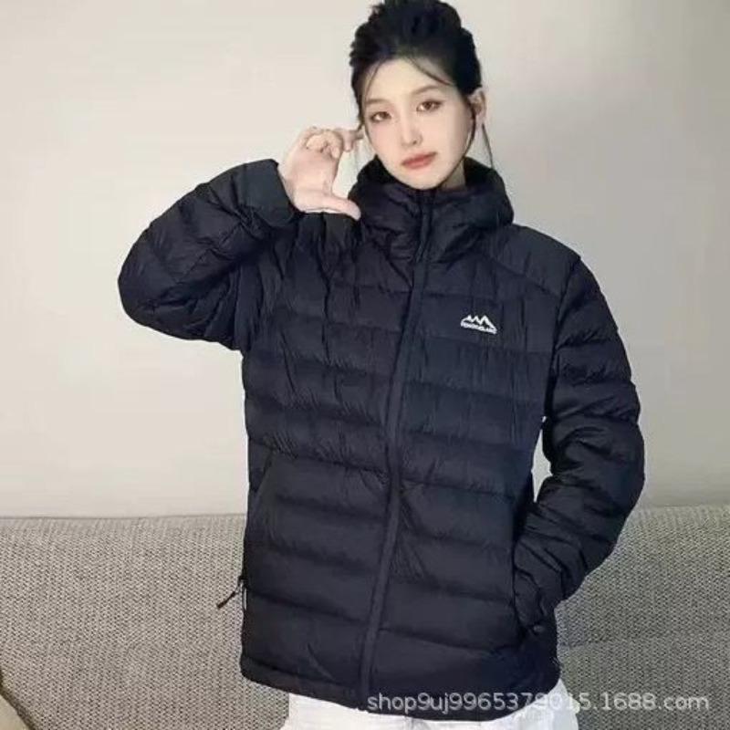 Женские зимние пуховики на белом утином пуху, мужские куртки легкие, свободные и теплые, а куртки-пухляши утолщенные и влагостойкие.