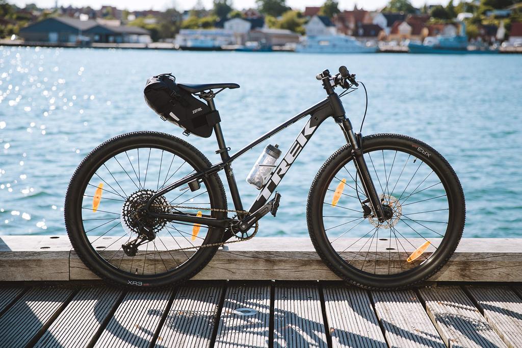 Велосипедная подседельная сумка Z Adventure R SERIES Черная [Zefal]