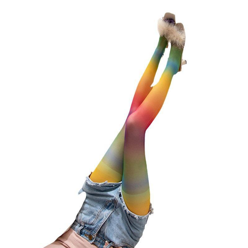Женские чулки в японском стиле с градиентными полосками и радужными узорами 2023 года: Тонкие, смелые и яркие колготки Dopamine для осени и зимы.