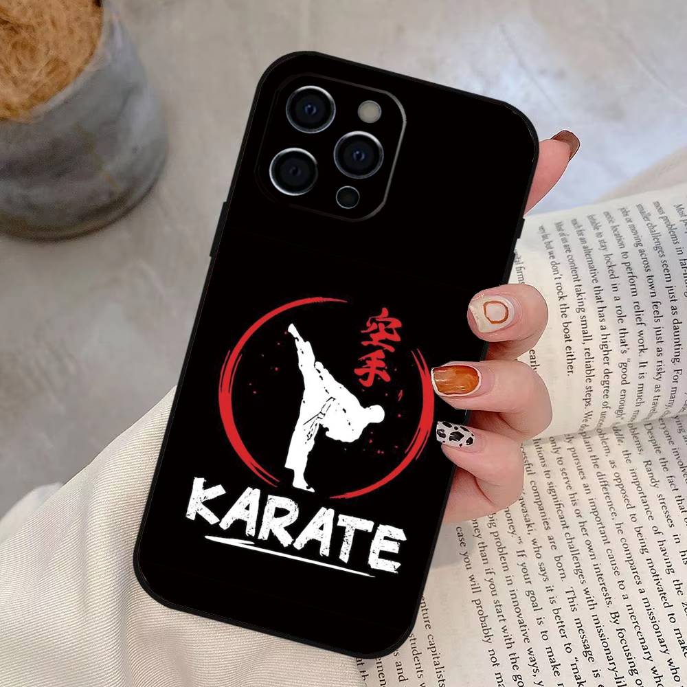 Чехол для телефона Каратэ для iPhone 17,16,15,14,13,12,11 Plus,Pro Max,XS,Мягкий силиконовый черный чехол