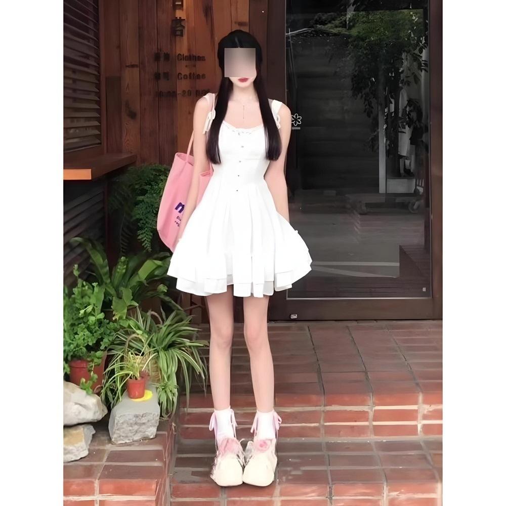 Sweet White Suspender Dress for Women In Summer, Small Man with Waist and Thin Umbrella Pendulum, Beautiful Small White Dress