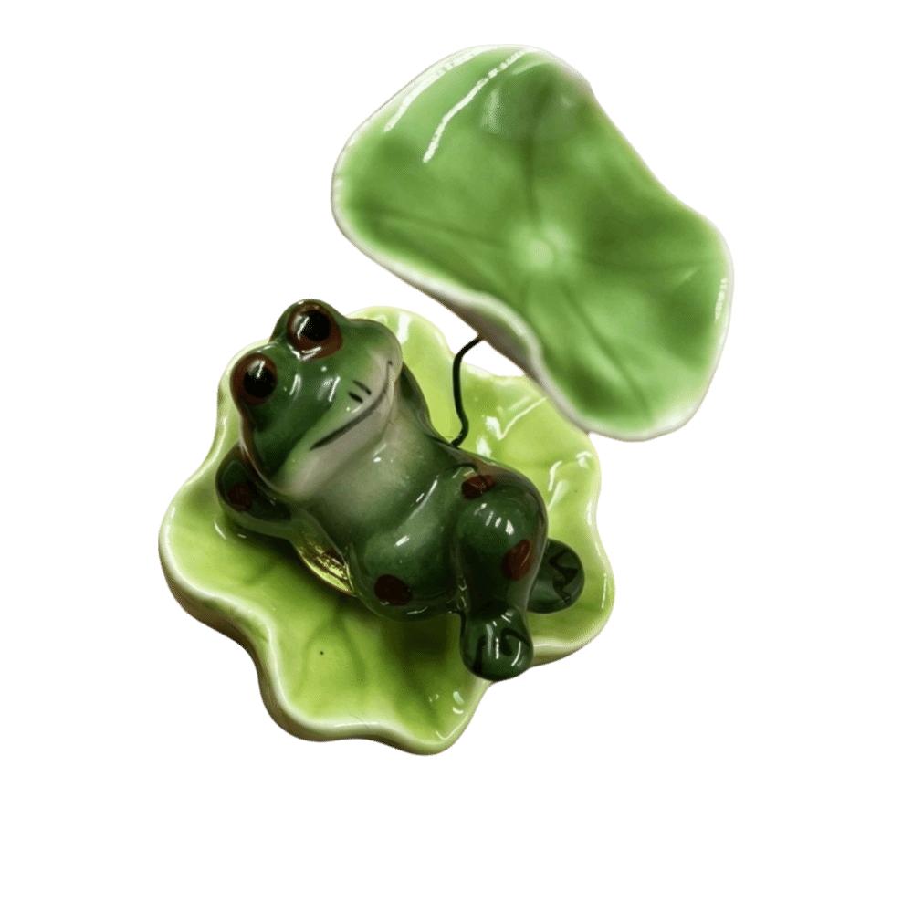 Home Ornaments Desktop Decoration Lotus Leaf Frog Rotating Toys Laying Frog Statue Tea Table