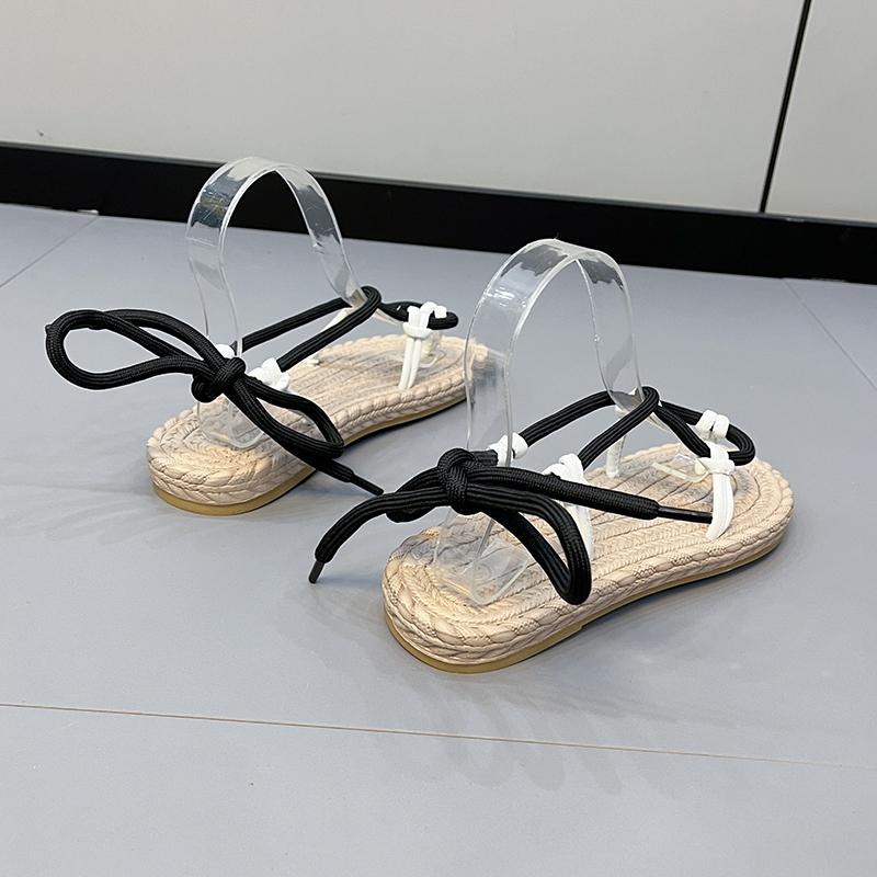 Большие сандалии для женщин 2023 года, летняя новая стильная верхняя одежда с плоской подошвой, однорядные пляжные тапочки в стиле феи в римском стиле для женщин