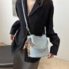 Трендовая летняя модная сумочка 2024 Стильная французская свежая сумка-ведро на одно плечо