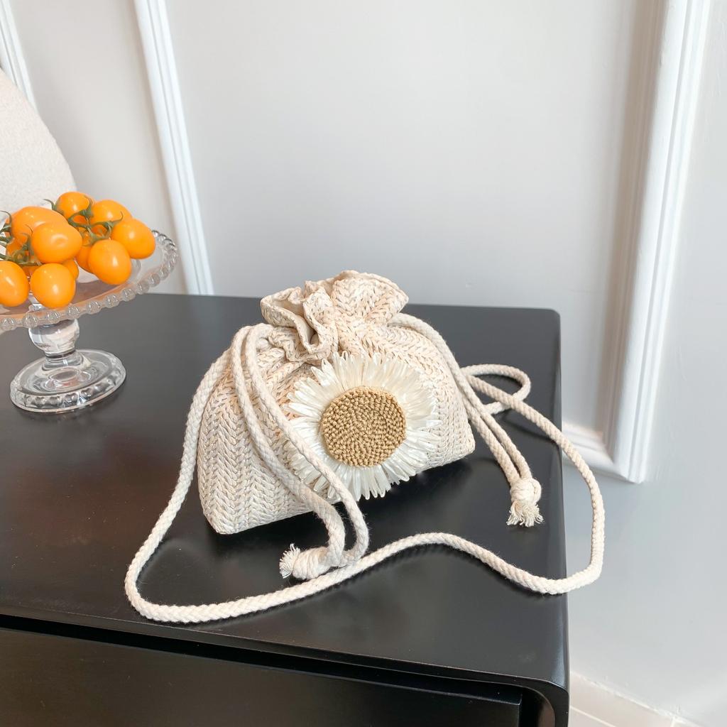 Летняя соломенная пляжная женская сумка 2025 новая модная плетеная сумка для девушки универсальная повседневная плетеная сумка