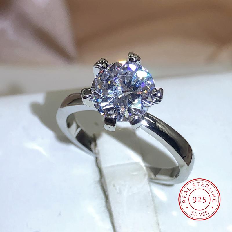 Classic Claw Set Six Claw One Heart Zircon Ring Ladies Wedding Proposal Fashion Ring 925 Stamp Flash Diamond Jewelry