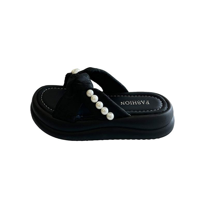 Крутые тапочки женская летняя одежда 2025 новый национальный стиль красивые с юбкой на платформе пляжные сандалии жемчужные одно слово перетащить