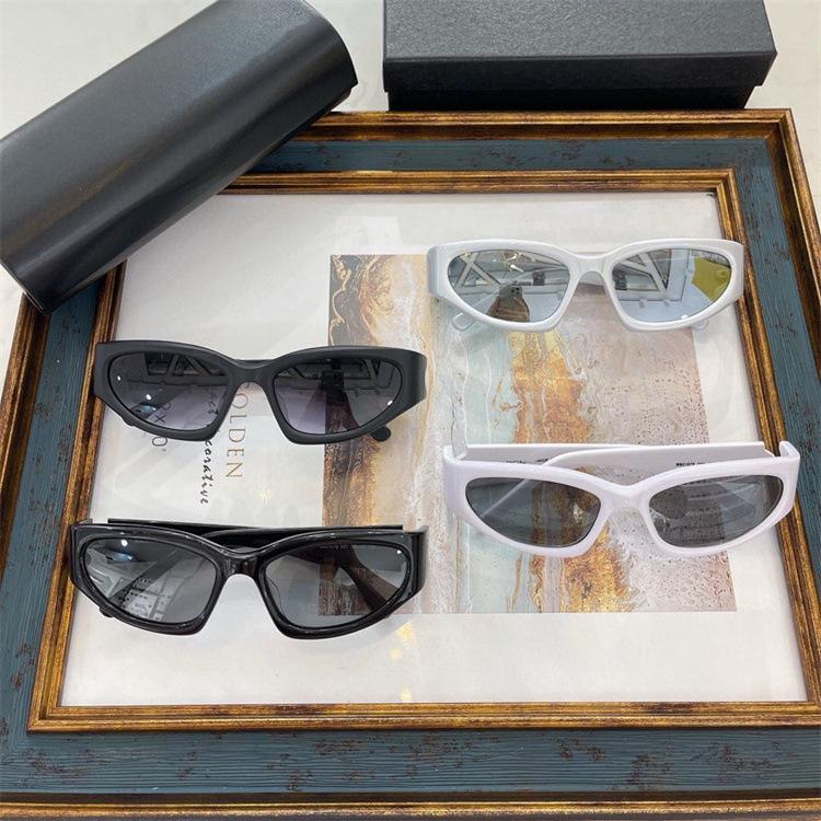 22 Wrap-Around Sports Cat'S Eye Tide Sunglasses Of The Same Style, Posing Catwalk Spice Girls Sunglasses