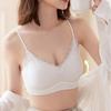 The new U home flat is comfortable, thin shoulder straps, seamless lace cool vest, summer suspenders gather inside the bra cover