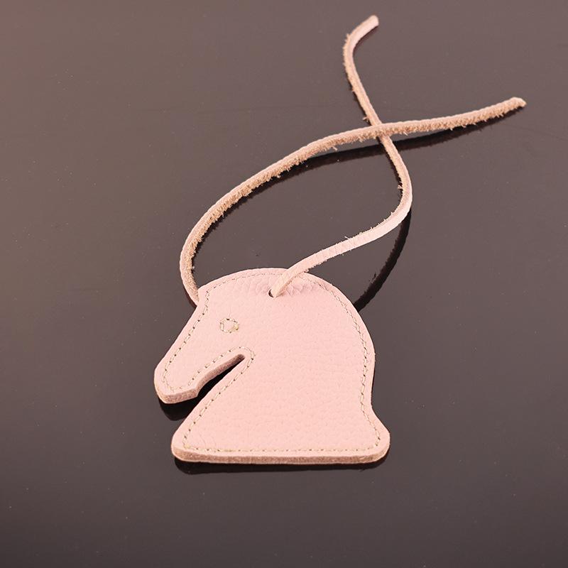 100% first-layer cowhide cross-border popular horse head pendant genuine leather bag car accessories accessories pendant