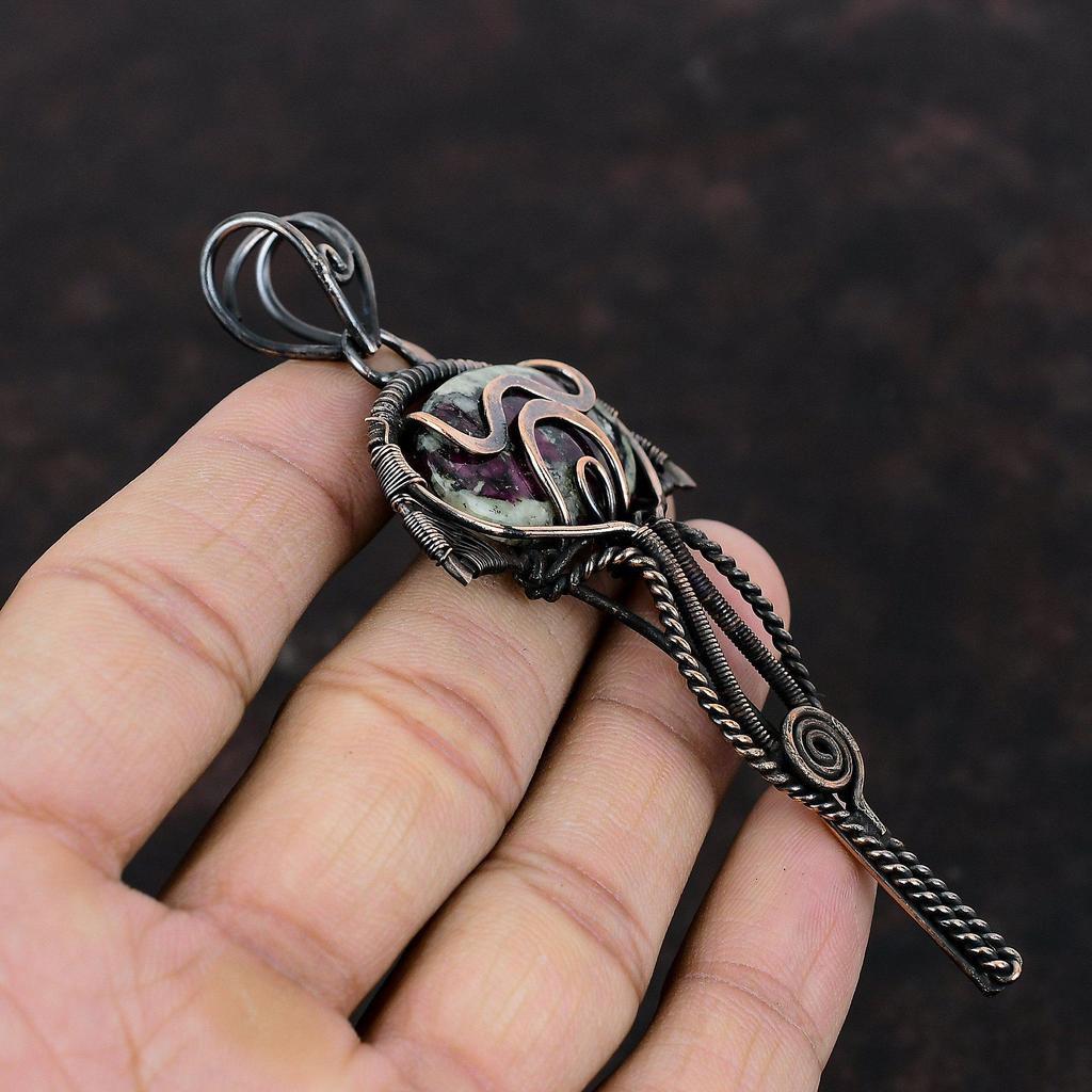 Подвеска из эвдиалита, обернутая медной проволокой, ювелирные изделия из эвдиалита, подвеска из натурального драгоценного камня ручной работы, подарок на годовщину, ювелирные изделия из медной проволоки