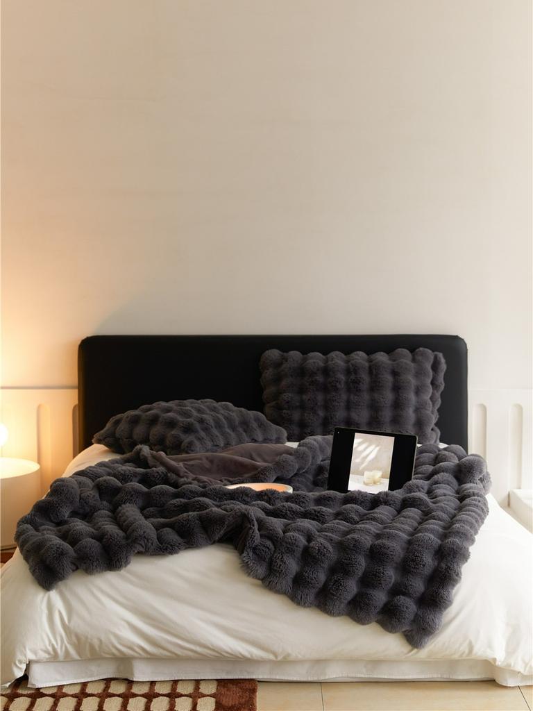 French Light Luxury Imitation Rabbit Fur Thickened Warm Cover Blanket Milk Velvet Tuscany Blanket