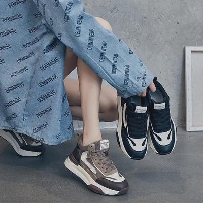 Женские туфли для пап 2024 года с высоким берцем в тон: Теплые бархатные кроссовки из мягкой кожи на толстой подошве, визуально увеличивающие рост