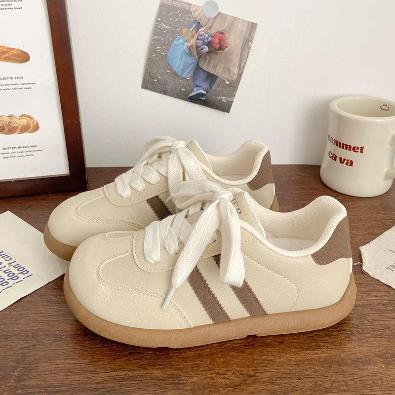 Универсальные шикарные нишевые корейские студенческие спортивные маленькие белые туфли женские 2025 весна новые уродливые милые с круглым носком немецкие тренировочные туфли на платформе