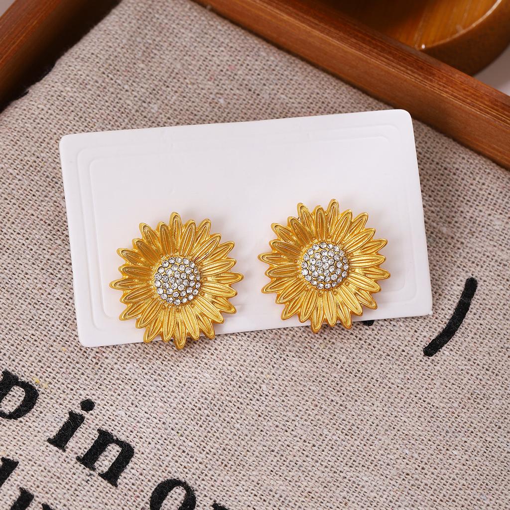 Серьги из циркония в минималистичном дизайне с подвеской в виде подсолнуха, в винтажном и ретро-стиле для женщин