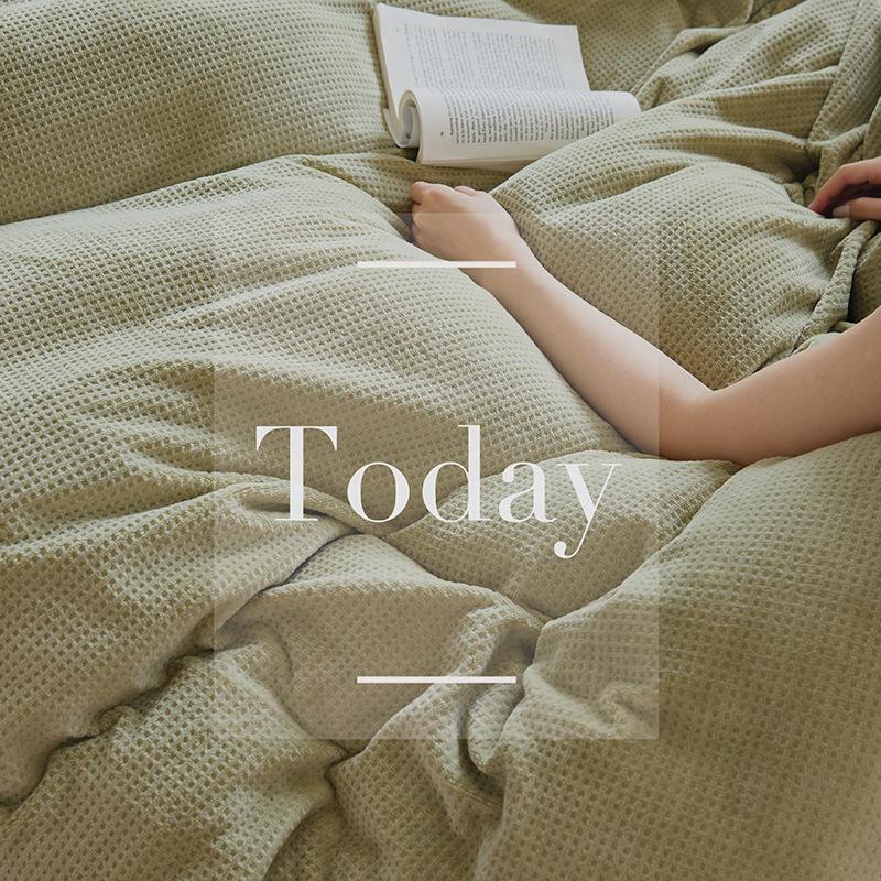 Скандинавский легкий люкс Коралловый флис Зимний постельный набор - Вафельный молочный вельвет, Двусторонний пододеяльник и простыня