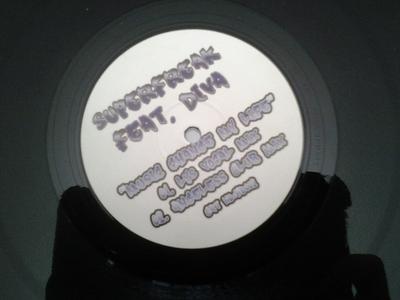 12-дюймовая пластинка SUGARFREAK - Music Change My Life SUPERFREAK001,H Без лейбла 2003 Прочее Танцевальная и Электронная Б/У