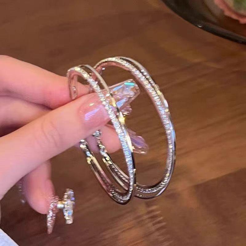 Unforgettable 2025 Unique European & American Large Hoop Earrings for Women - Exquisite Contemporary Design