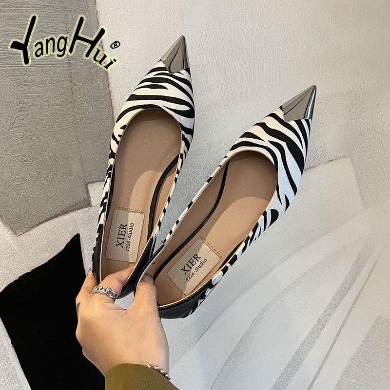 Korean Version Thick Heel Zebra-stripe Spike Low-heel Women Flat Shoes 2024 New Fashion Sexy Shallow Mouth Casual Shoes Summer
