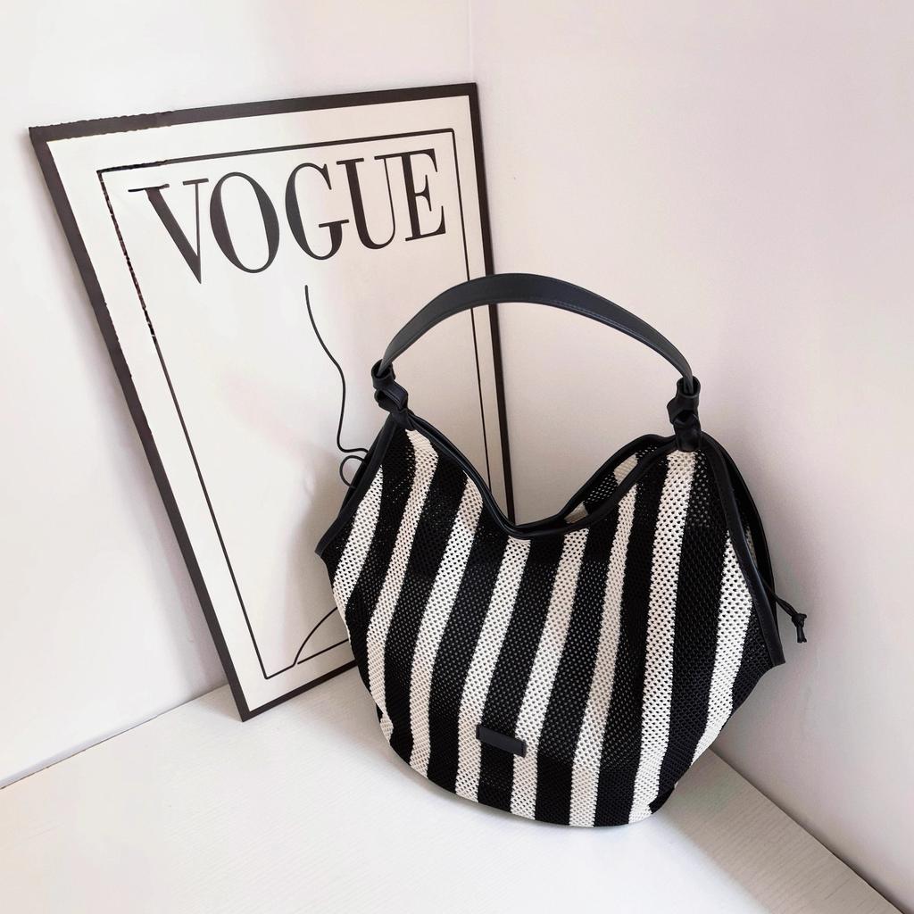 Премиальная женская сумка на плечо большой вместимости из тканого материала в черную и белую полоску, легкая сумка для отдыха в ленивом стиле, сумка для покупок