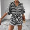 Летний женский комбинезон в полоску контрастного цвета со шнуровкой и эластичным поясом, цельный комбинезон с короткими рукавами и отложным воротником, полуоднобортный короткий комбинезон