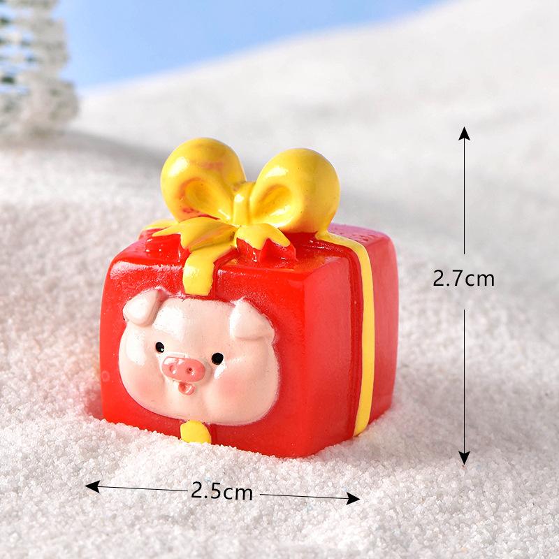 Christmas Figurine High-Quality Micro Landscape Accessory Resin Ornament Christmas Pig Ornament For Gift Box Home Decor