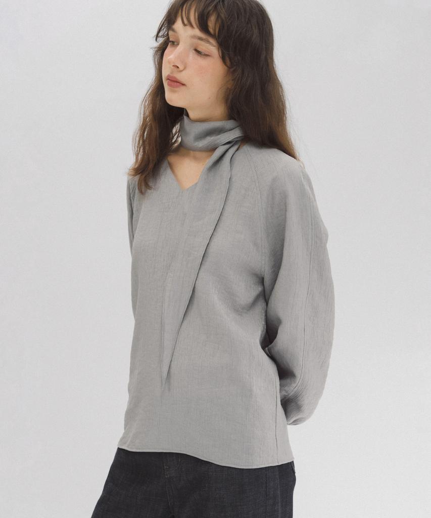 ANDNEEDS Sasha Scarf Blouse (Gray)