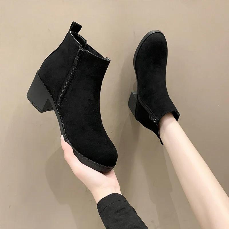 Женские ботильоны с круглым носком и толстым каблуком, осенне-зимние, флокированные ботинки челси с боковой молнией для женщин, повседневная обувь на каблуке для активного отдыха