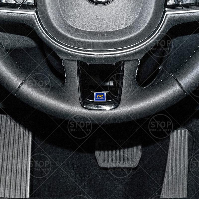 Логотип R Design Наклейка на руль салона автомобиля Значок для украшения центральной консоли Для Volvo XC60 XC40 V70 V40 V60 S80 S60 XC90