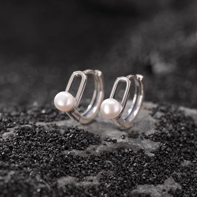 ANENJERY Geometric Simulated-pearl Hollow Oval Hoop Earrings Women's New Simple Fashion Versatile Personalized Exquisite Earrings