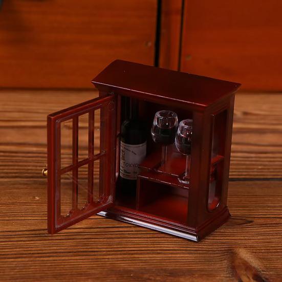 Мини-модель винного шкафа Миниатюрная кухонная мебель для дома Мини-бутылки для красного вина Бокалы