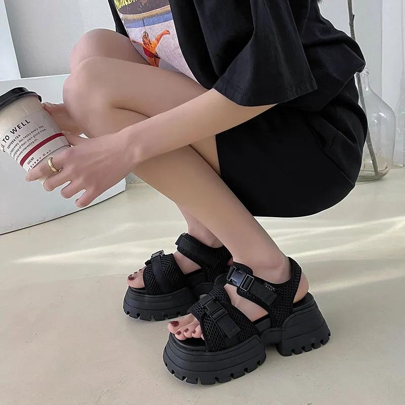 Fashion Summer Woman Sandals Vintage Roman Sandals Hollow Out Platform Ladies Shoes Women Buckle Strap Female Sandals Summer Shoes