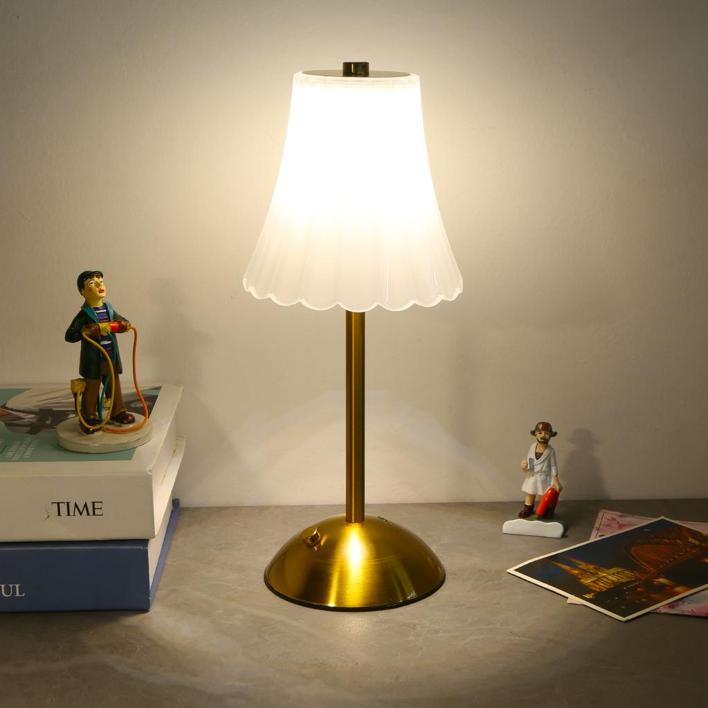 LED Elegant Table Lamp Type-C Rechargeable Dimming Atmosphere Light 3 Color Crystal Touch Desktop Light for Bar Hotel Restaurant