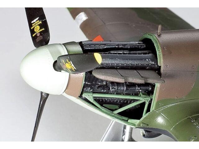 TAMIYA 1/48 ITALERI Series No.11 HAWKER HURRICANE Mk.I w/3 FIGURES 37011-000 NEW