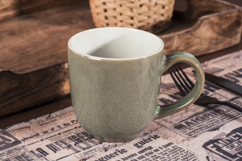 Stoneware Mug with Speckled Pattern