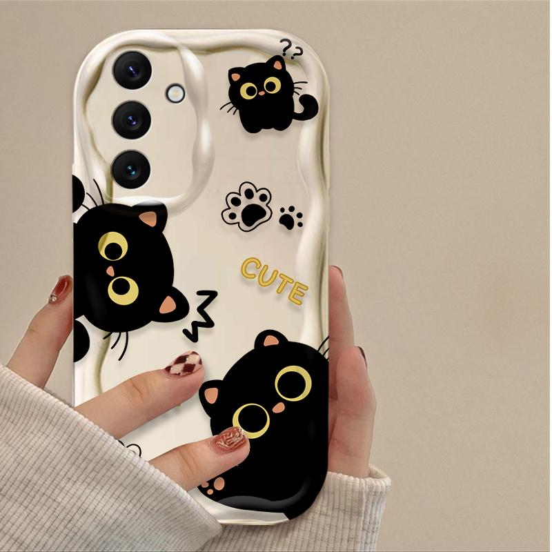 Милый чехол с черным котом с большими глазами для Samsung Galaxy A16 A06 A55 A35 A25 A15 A05 A05S A54 A34 A24 A14 A73 A53 A33 A23 A13 A52 A32 A22