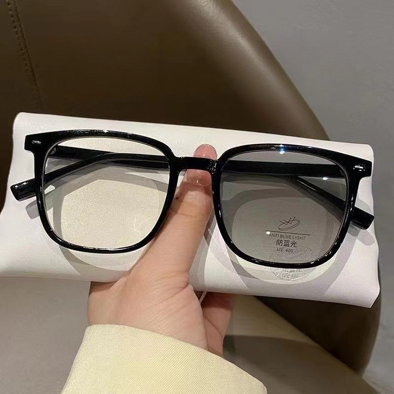Fashion Pochromic Anti Radiation Eyeglasses for Women/Men Anti Blue Light Computer Glasses