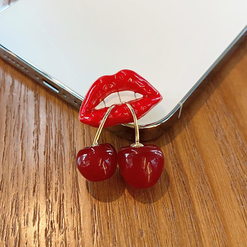Японская личность забавная вишнево-красная брошь для губ Niche Funny Girl Pin Anti-Light Buckle Accessories