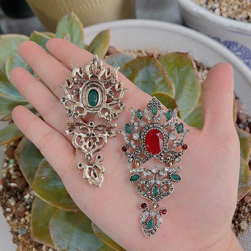 Vintage Bohemian Flower Crystal Ladies Brooch Vintage Gold Color Resin Bridal Jewelry Gift