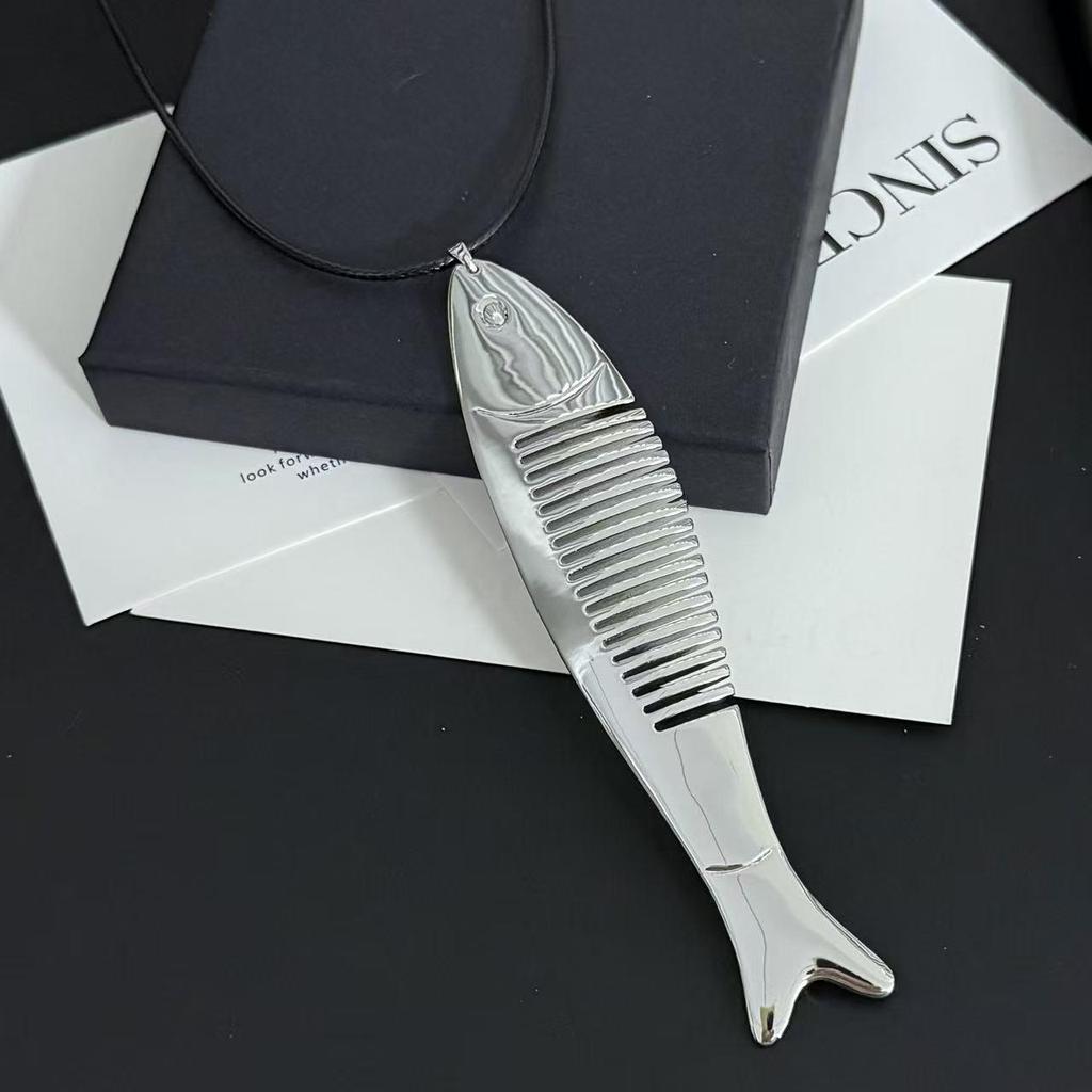 Korean Style Exquisite Fish Pendant Necklace - Versatile, High-End Fashion Sweater Chain